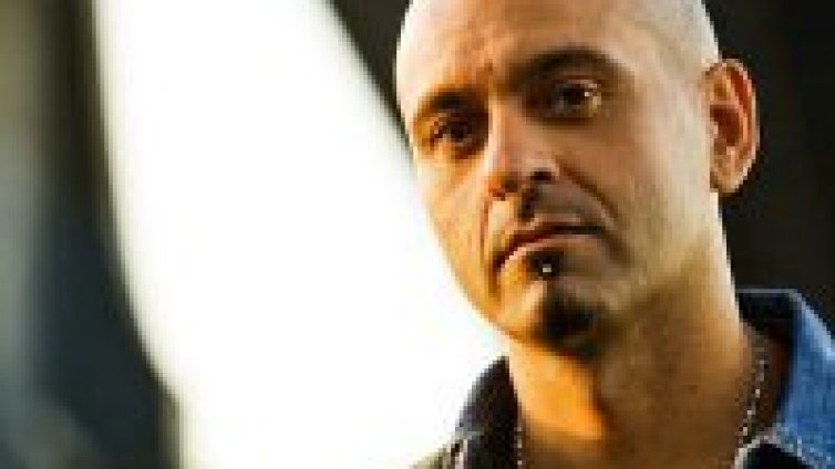 Нора ще подгрее партито на Victor Calderone този уикенд 