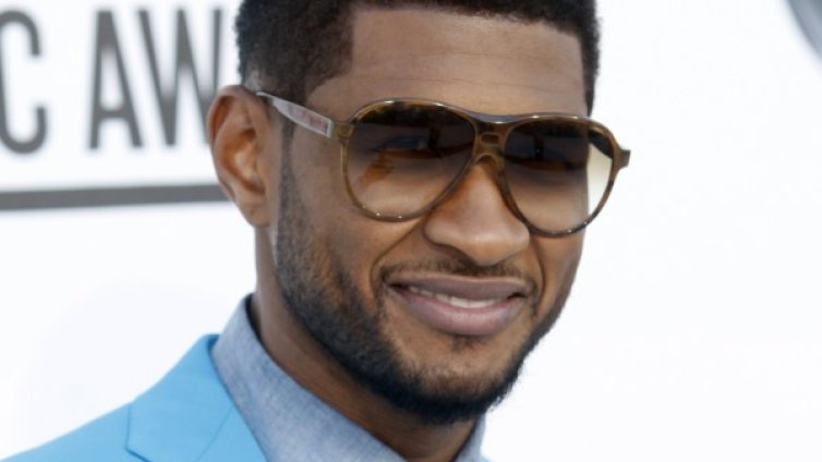 Usher оглави класацията на Billboard 200 за албум