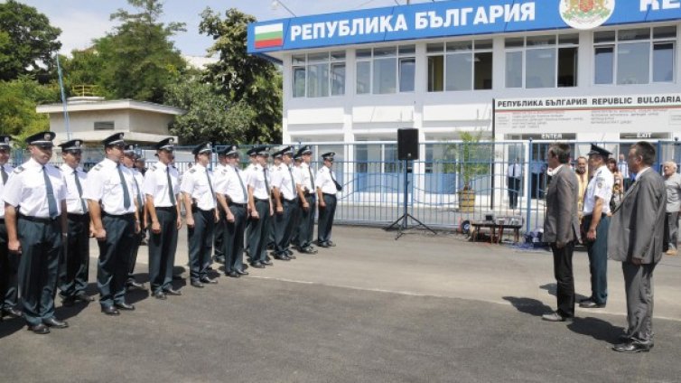 Митничари отмениха протеста заради атентата