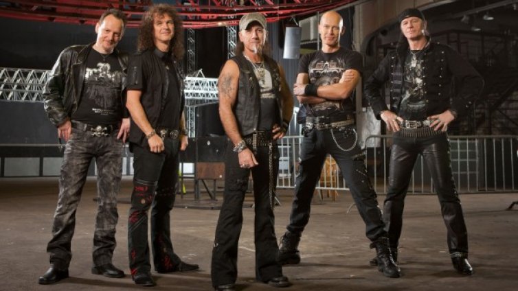 Project Arcadia подгряват Accept