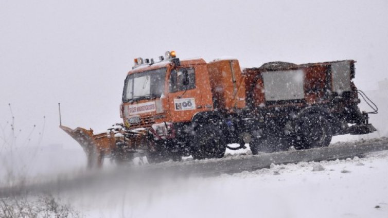 Без жертви по снежните пътища на България