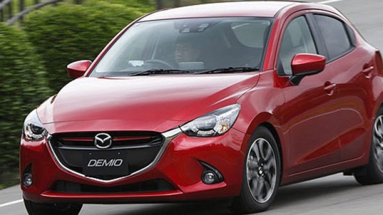 Първи снимки на новата Mazda2