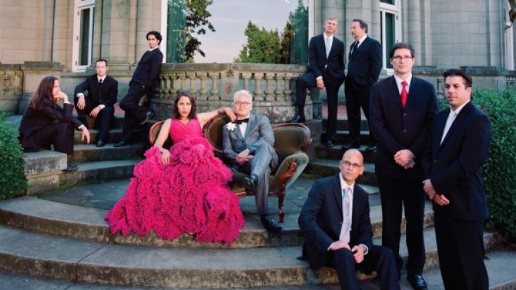 Pink Martini излизат с български симфоничен оркестър