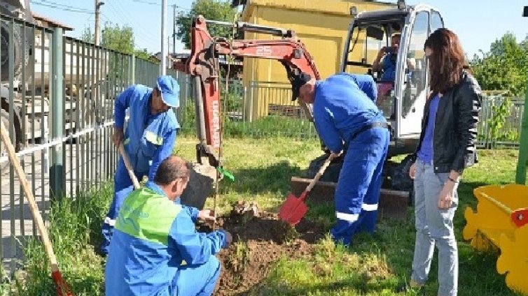 "Софийска вода" засади 36 дървета по повод Световния ден на земята