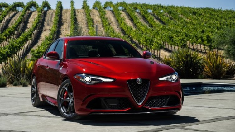 Alfa Romeo показа топ красавицата Giulia