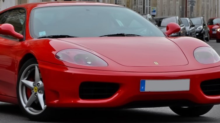 Спипаха Ferrari менте на път за Македония