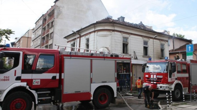 Жена загина при пожар в района на Женския пазар