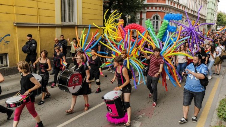 Шествия блокират центъра на София, промени в движението