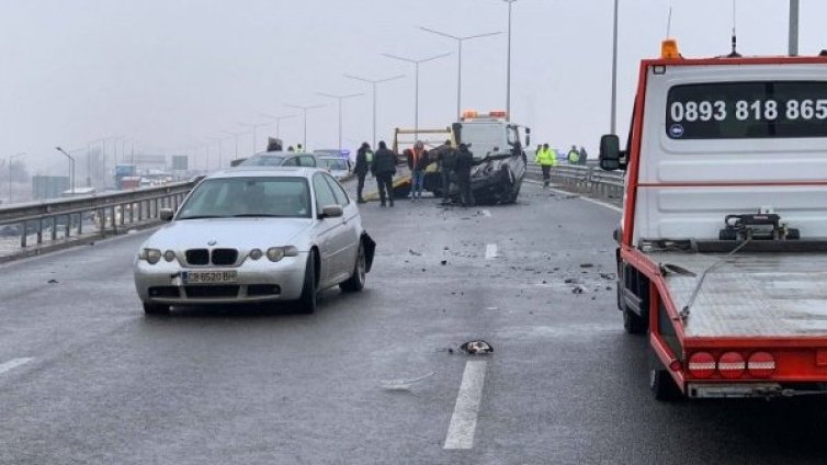 21 коли са се ударили във верижния ад над "Ломско шосе"