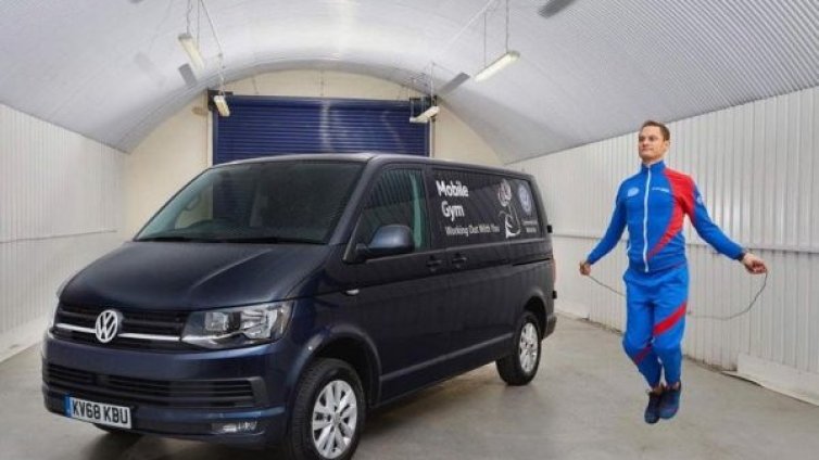 Само за маниaци: VW превърна Transporter във... фитнес