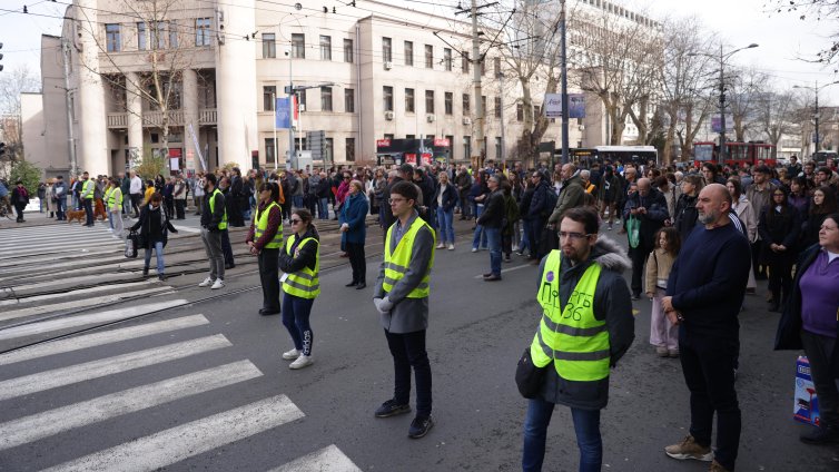 Протестите блокират Белград, да се използва околовръстният път