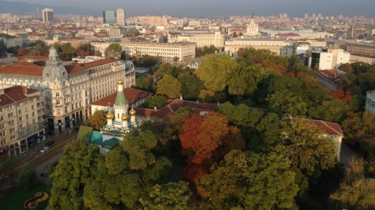 Слънцето ще ни радва и днес. Кога ще захладнее?