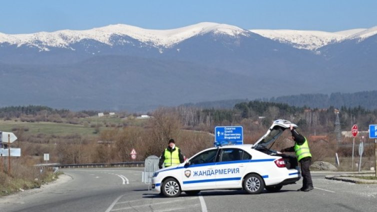 Масовото тестване за COVID-19 започна в Банско 