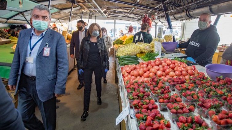 Пет акта на пазарите в София за седмица за нарушения