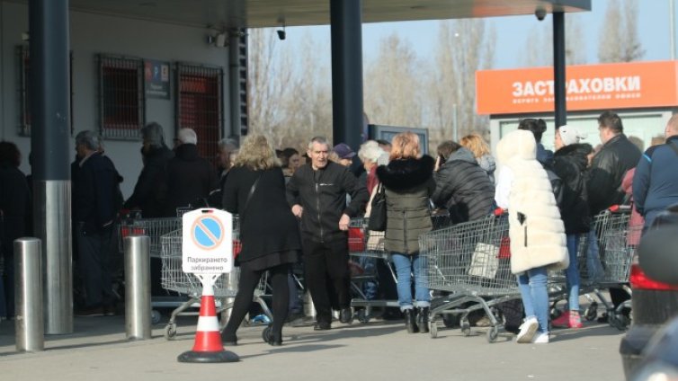 Полиция ще дежури пред големите магазини в Пловдив