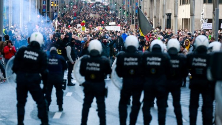 35 000 протестираха срещу COVID мерките в Брюксел