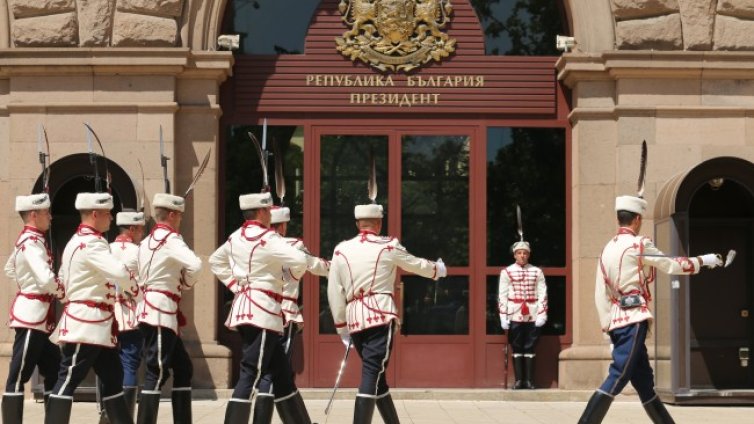 Радев събира министри заради предстоящите избори 