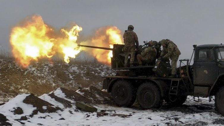 Зеленски и военното командване: Отбраната на Бахмут продължава