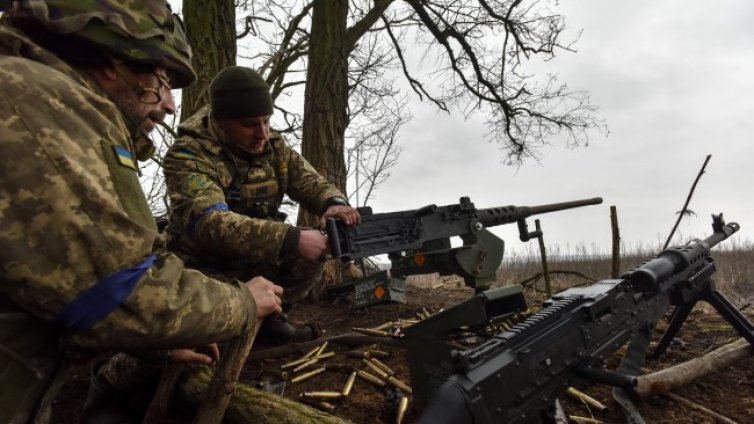 Украйна подготвя 8 бригади с 40 000 военни за контранастъпление