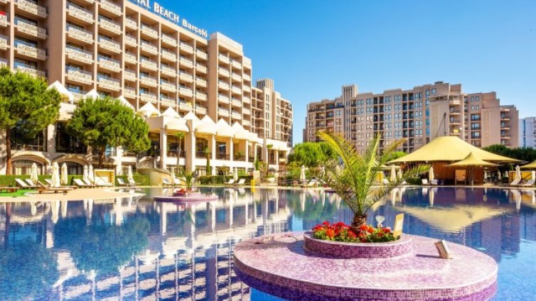 Петзвездна ваканция със световно намаление и бонуси в Barcel&#243; Royal Beach