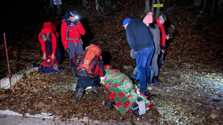 12 часа на ръце и без хеликоптер: Спасителната акция в Пирин 