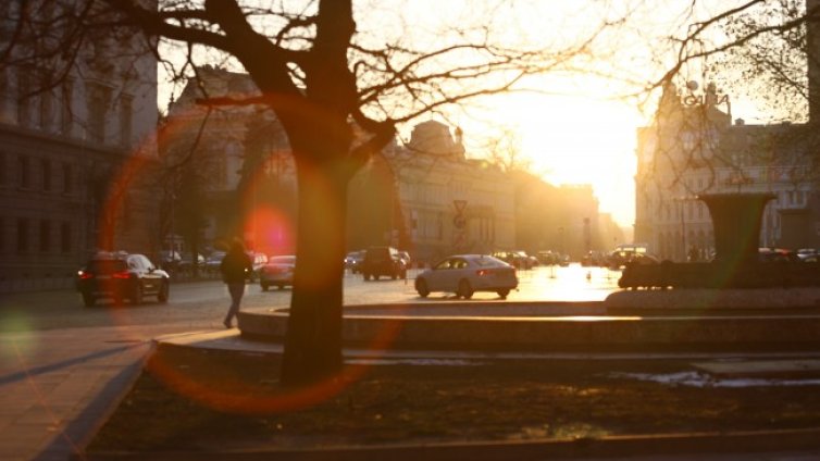 Днес истински летен ден, на места до 30°