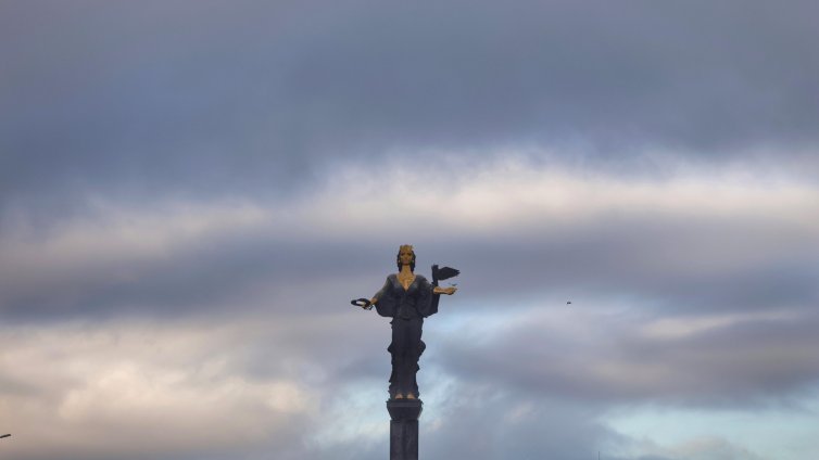 Времето в четвъртък: Облачно, но почти без валежи