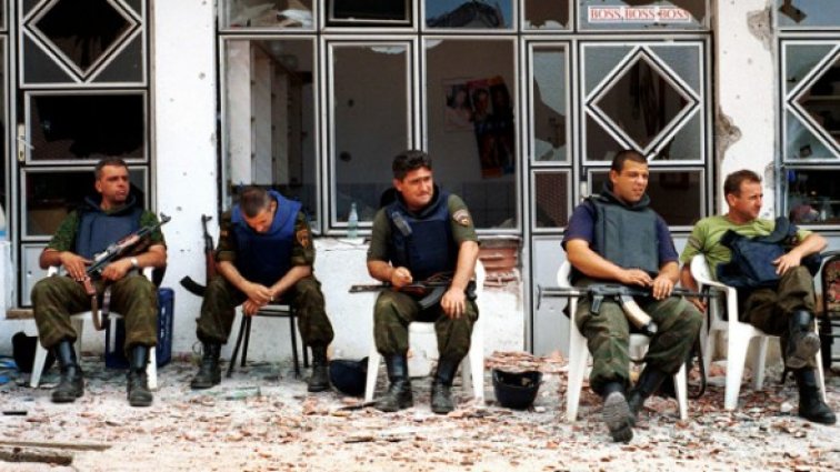 Македонски спецполицаи в Арачиново, 2001 г. Снимка: Getty Images/Guliver Photos