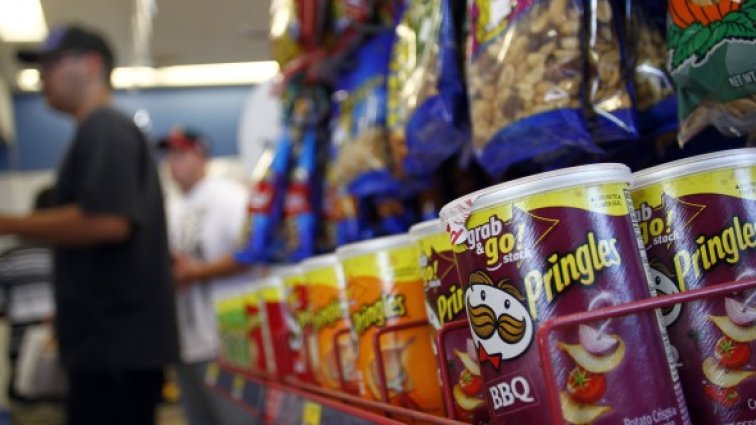 Procter & Gamble ще продаде чипсовете Pringles на Kellogg. Снимка: Reuters