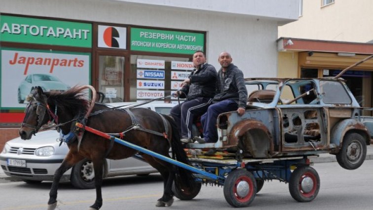 Каруца+трабант – возило ромски вариант