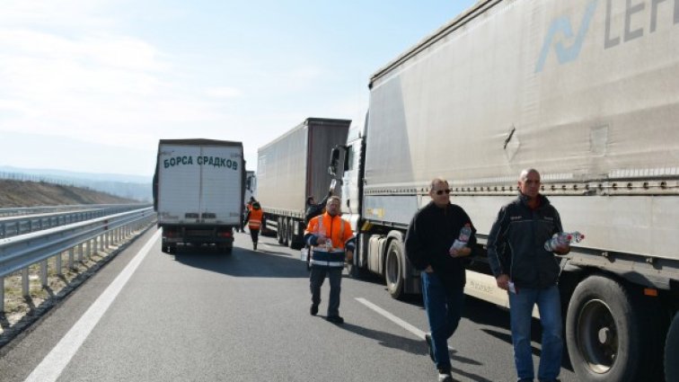 Без драми по гръцката граница, превозвачите ни нащрек