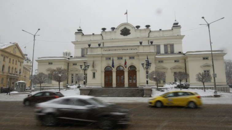 Местан изпада, Доган спада, Патриоти се разпадат