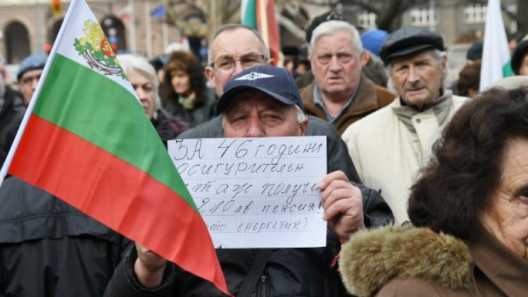 Задава се много тежка зима! Поскъпват парно, ток, храни...