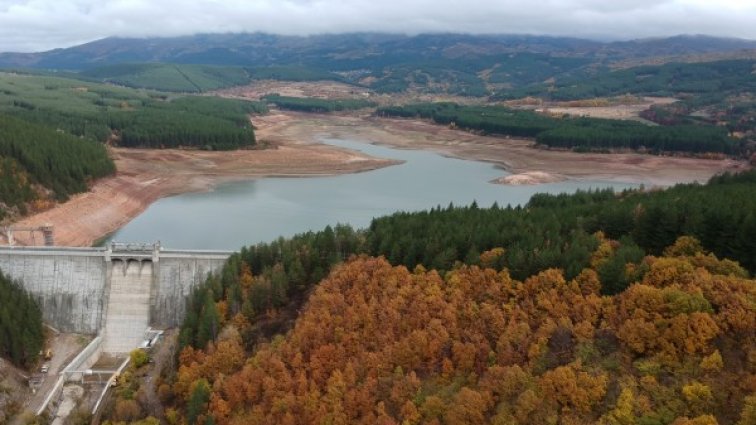 Обмислят нов вариант: Само нощем ще пускат вода в Перник