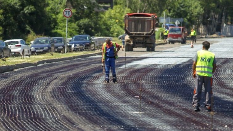 Ремонтът на бул. "България" приключва в средата на юли 