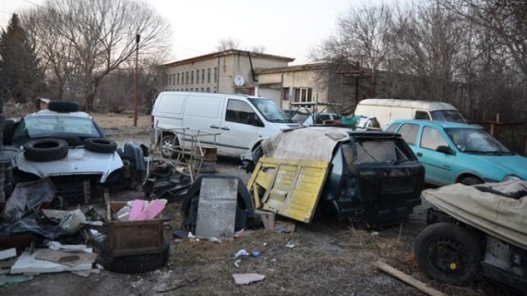 Отмъкват коли за минута, джаджи ги отключват безшумно