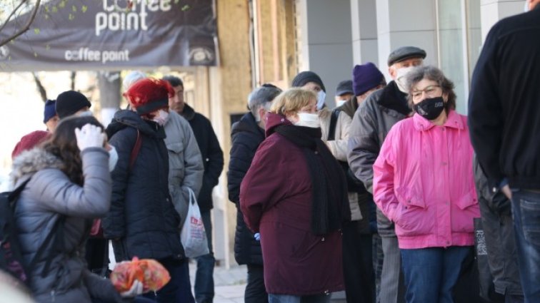 Пенсионерите с ваксини взимат 75 лв. без заявление