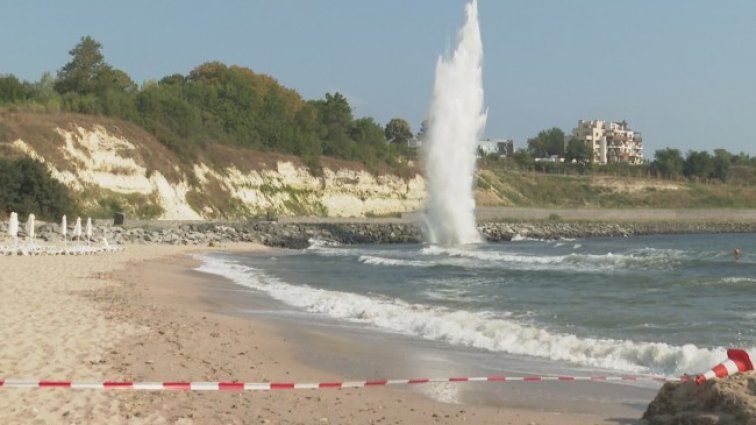 Откриха мина в морето на плажа в Ахелой