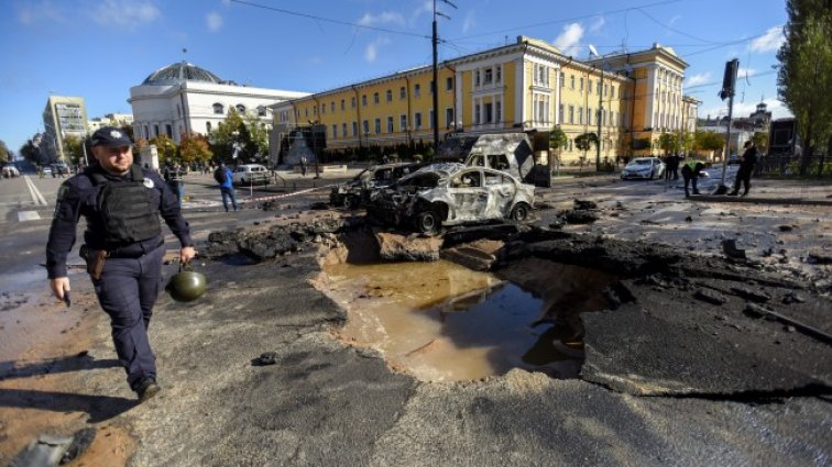 В кремълските апаратни борби е взела връх "партията на войната"