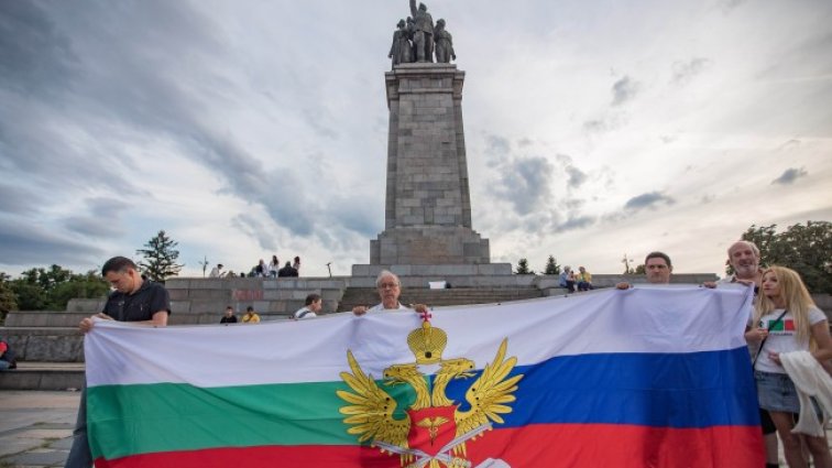 Представители на "Възраждане" и БСП също излязоха да бранят МОЧА