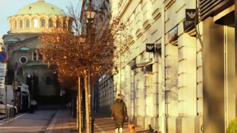 Слънчево и по-топло в сряда, градусите до 8°