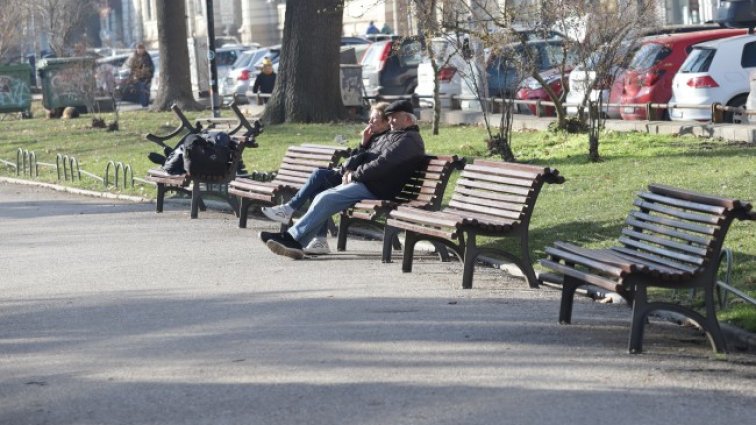 Днес се затопля още, слънчево, до 13 градуса