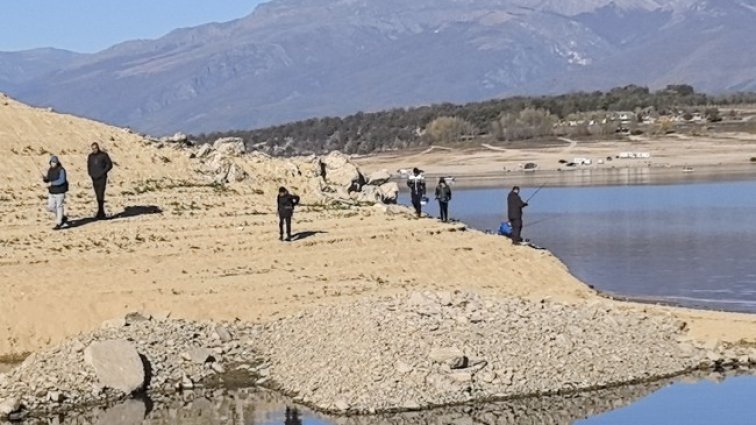 В кадър: В изборния ден за риба