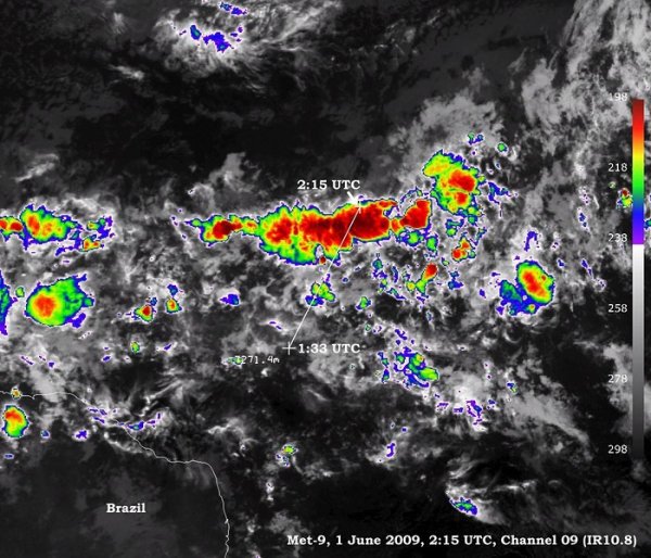 Снимка, направена от сателита Meteosat-9, показва атмосферните условия над Атлантика на 1 юни, малко преди самолетът да изчезне от радарите. Снимка: БГНЕС&nbsp;