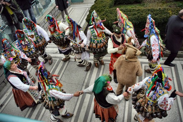 Маскарадният фестивал "Кукерландия – Ямбол 2011" започна от село Кабиле. 35 групи от България, Румъния, Гърция и Полша ще участват в проявите тази година. Снимка: БТА