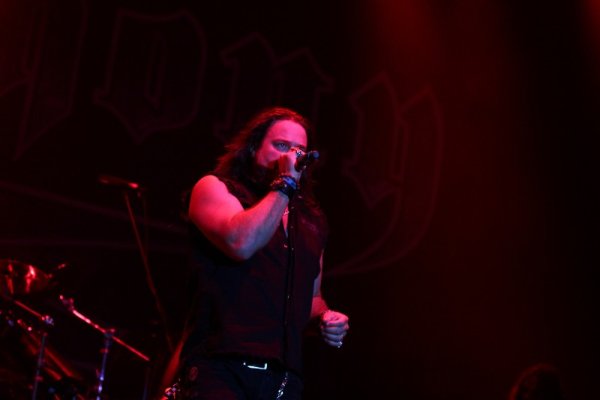 Symphony X трудно удържа темпото на поляците от  Behemoth. Снимка: Dnes.bg