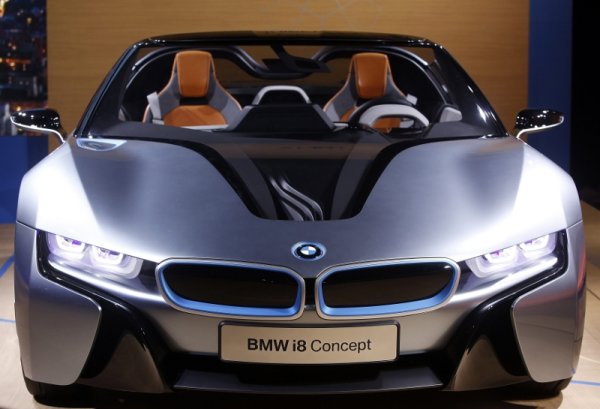 Представяне на коцепцията за хибрида BMW i8 Spyder в Ню Йорк. Снимка: Reuters