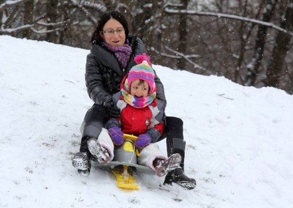 Най-доволни са децата, но и доста възрастни. Снимка: БТА