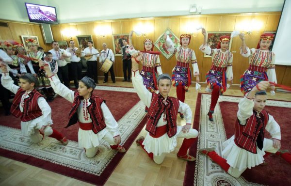 В Народното събрание бе представена кампанията на община Сливен за популяризиране на участието на Стария бряст в конкурса &quot;Европейско дърво на годината 2014&quot;. Снимка: БТА