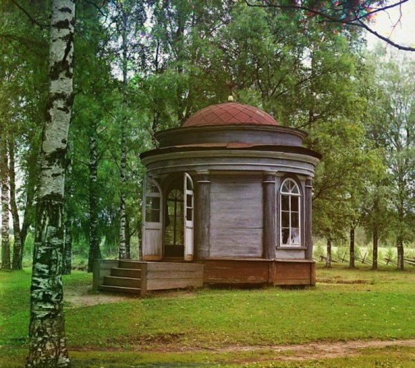 Параклис на името на император Петър I в близост до село Петровское, 1909 година. Снимка: The Library of Congress